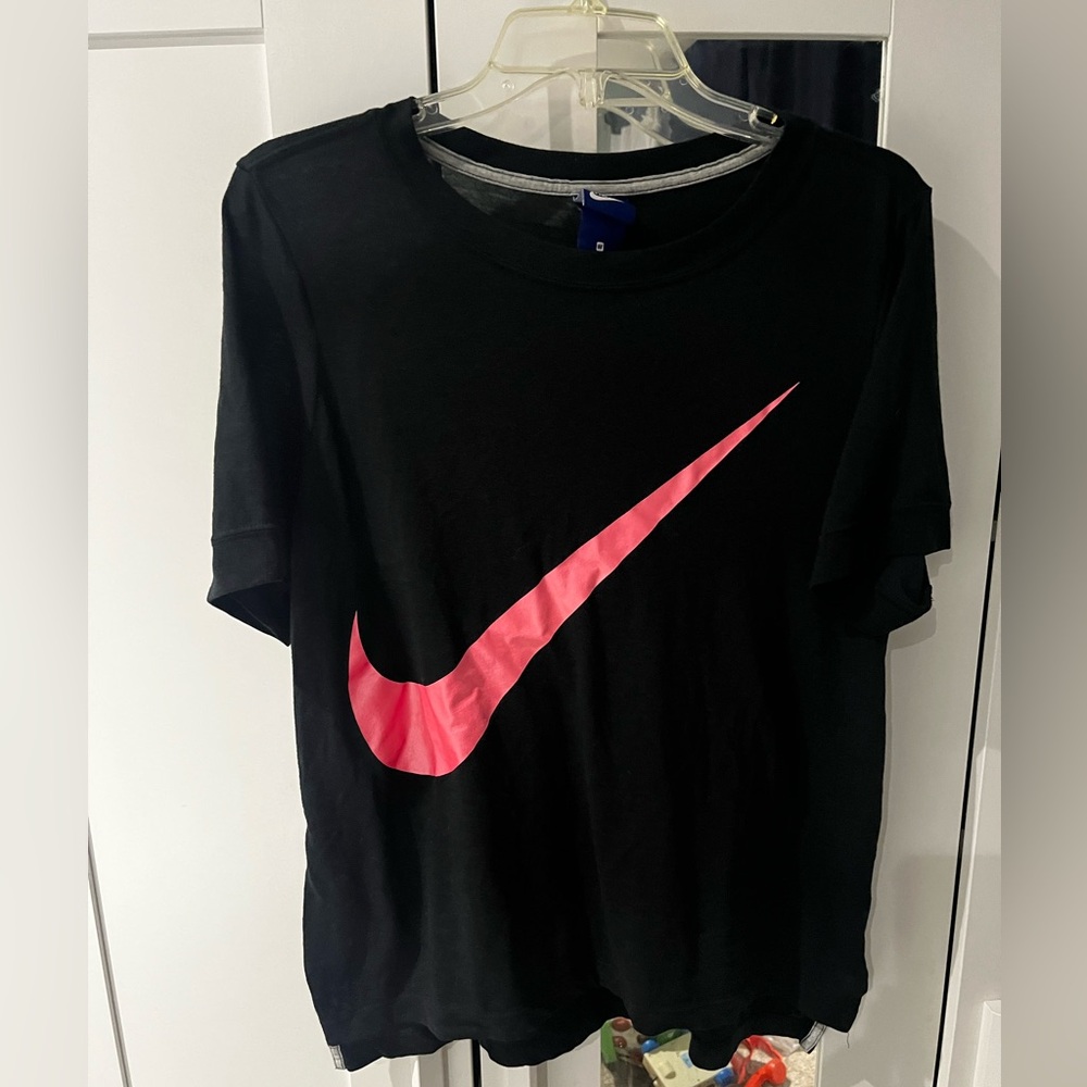 Women Nike T-shirt